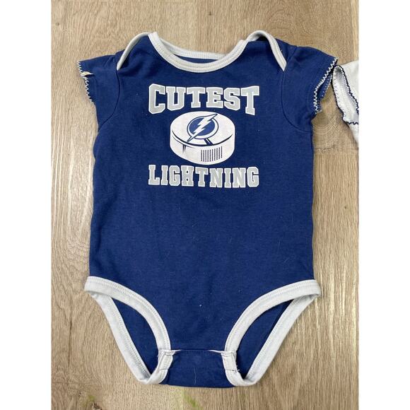 Lot of 2 NHL Tampa Bay Lightning Baby Bodysuits 3-6M - Cutest Lightning Design - Picture 5 of 8